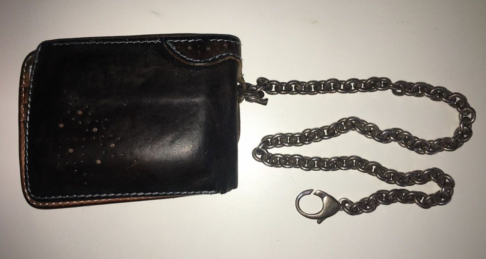 20220108 Wallet and Chain.JPG